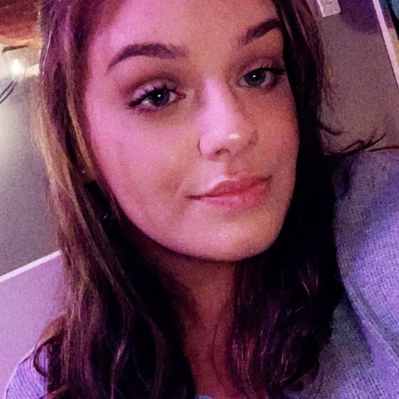 Meet your Posher, Julia - Picture 1 of 1